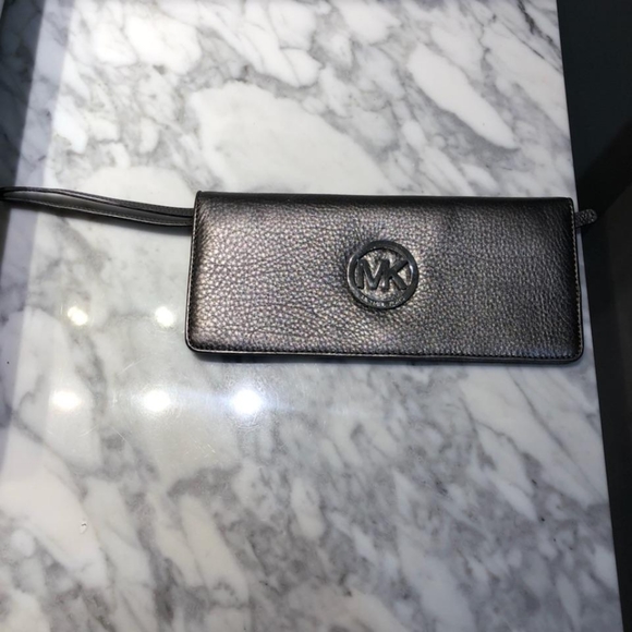 Wristlet - Picture 1 of 3